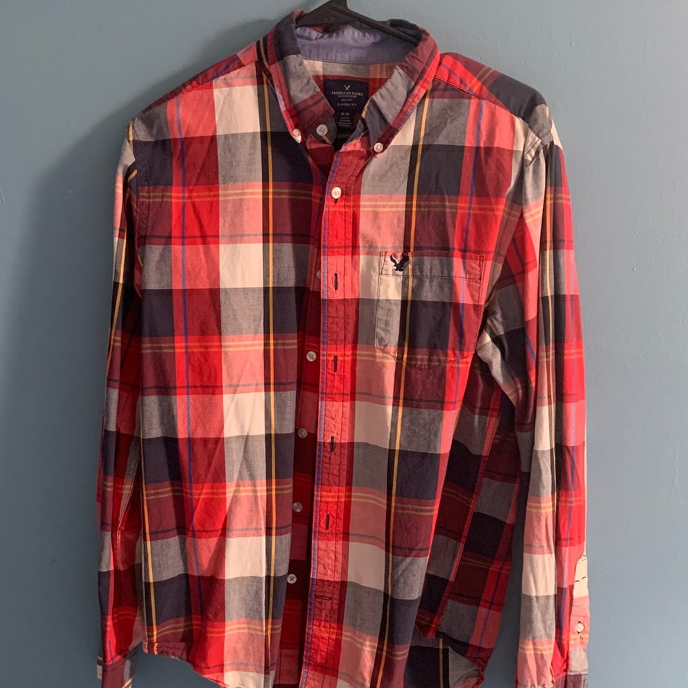 Men’s plaid long sleeve button up shirt
